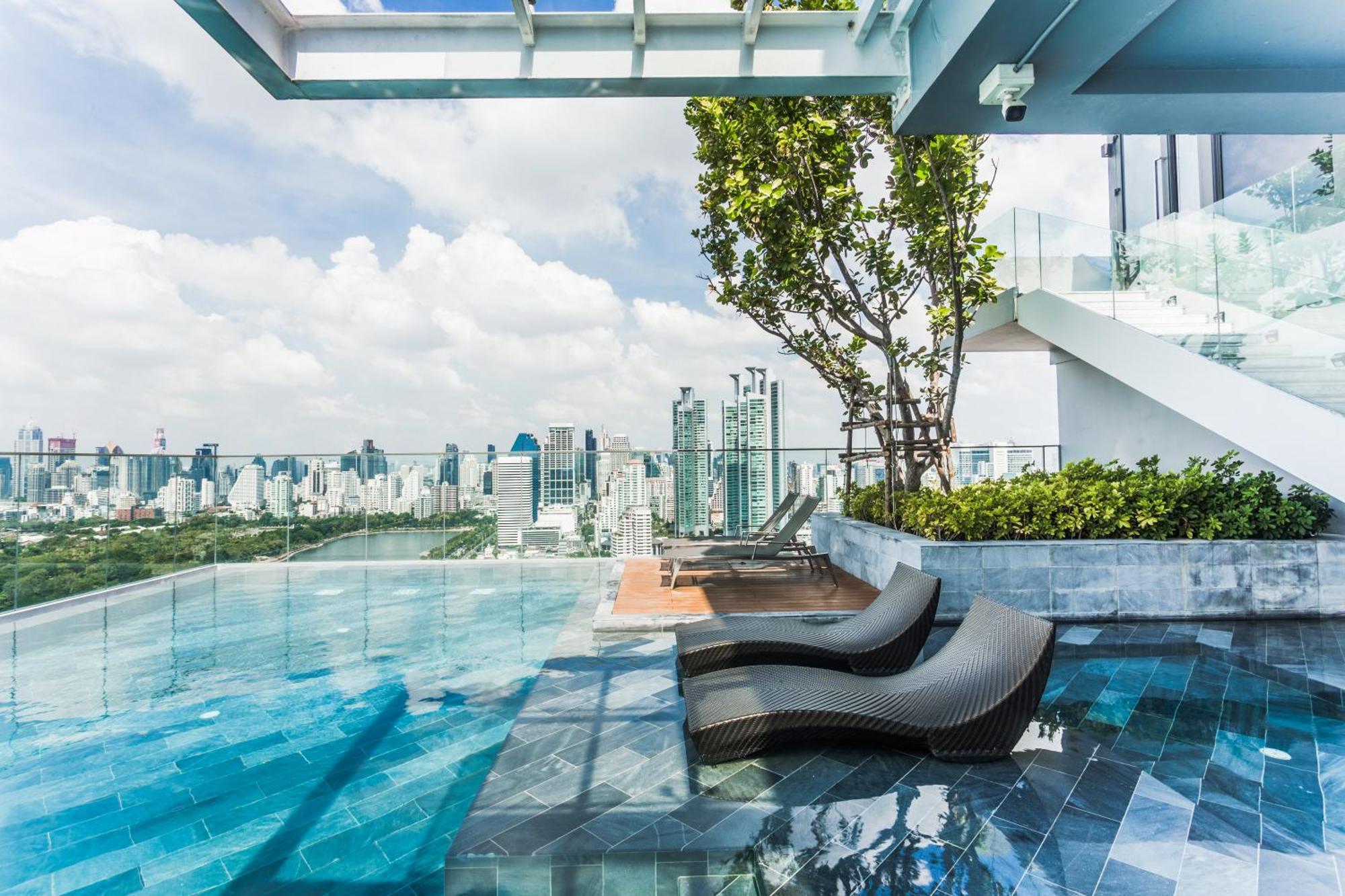 Wyndham Bangkok Queen Convention Centre Exterior photo